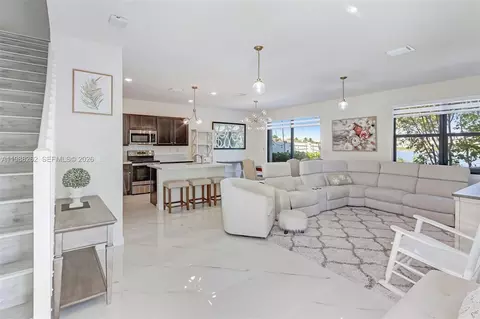 3375 W 100th Ter, Hialeah, FL 33018 photo 2