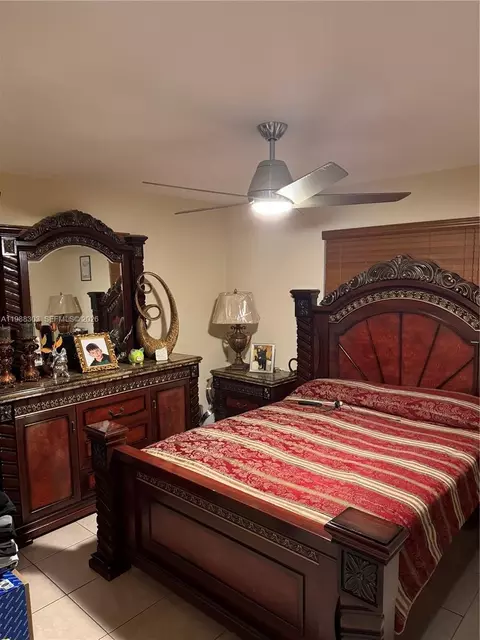 Bedroom - 4347 E 9th Ct, Hialeah, FL 33013 photo 1 of 2