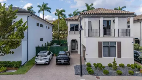 8115 NW 48th Ter, Doral, FL 33166