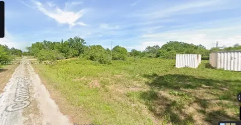 320 Commerce St NW, Lake Placid, FL 33852