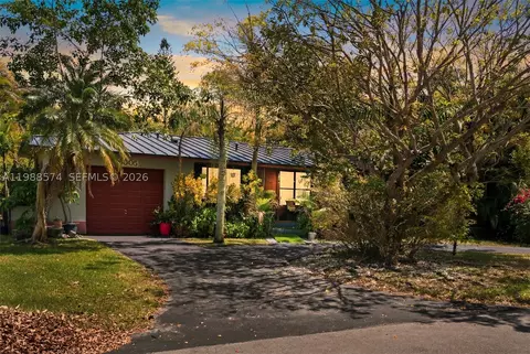6005 SW 64th Pl, South Miami, FL 33143