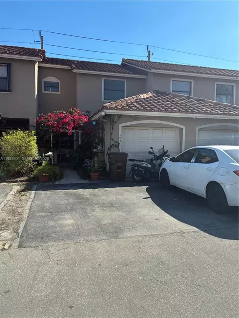 2530 W 60th Pl #103-17, Hialeah, FL 33016