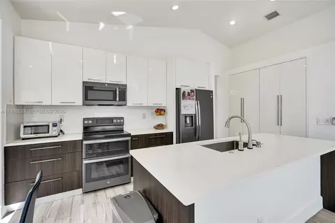 4928 SW 33rd Way, Fort Lauderdale, FL 33312