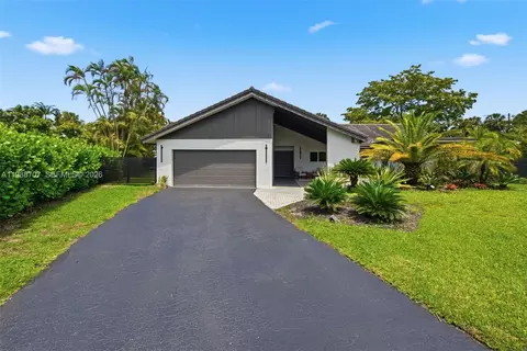 395 NW 89th Ln, Coral Springs, FL 33071