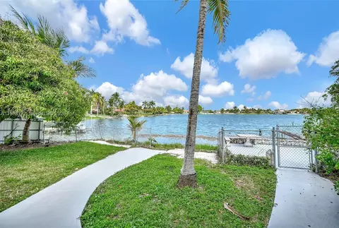 Exterior - 6325 W 12th Ave, Hialeah, FL 33012 photo 9 of 10