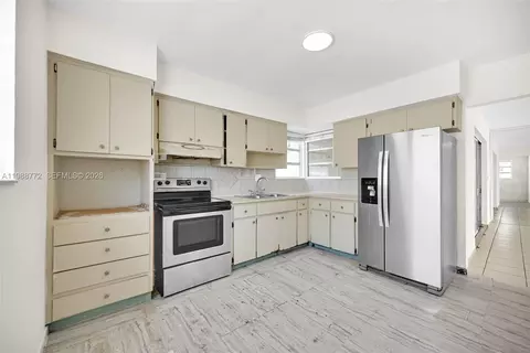Kitchen - 6325 W 12th Ave, Hialeah, FL 33012 photo 2 of 2