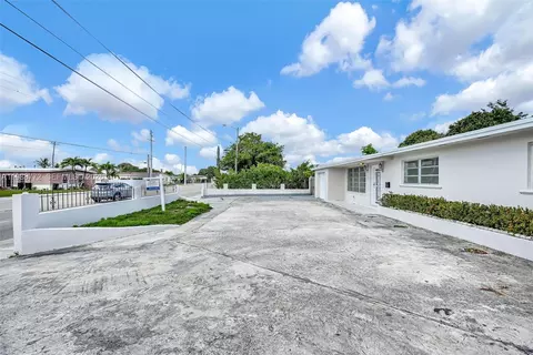 Exterior - 6325 W 12th Ave, Hialeah, FL 33012 photo 2 of 10