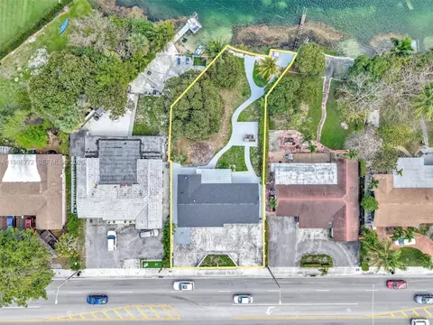 View/Area - 6325 W 12th Ave, Hialeah, FL 33012 photo 1 of 9