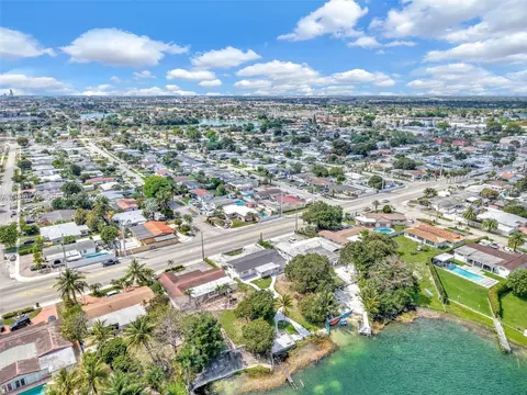 View/Area - 6325 W 12th Ave, Hialeah, FL 33012 photo 3 of 9