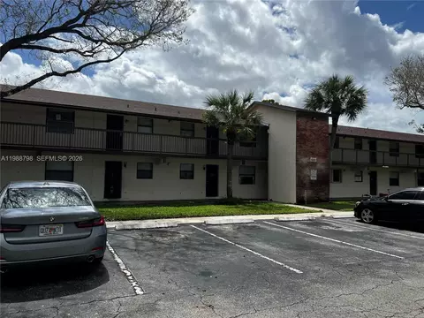 6001 Shakerwood Cir #204, Tamarac, FL 33319