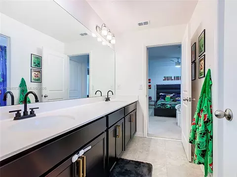 Bath - 1285 Hilltop Pl, Saint Cloud, FL 34772 photo 6 of 8