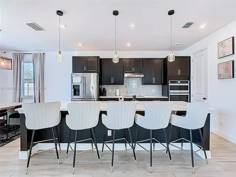 Kitchen - 1285 Hilltop Pl, Saint Cloud, FL 34772 photo 4 of 10