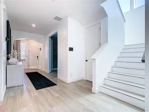 Entry Way - 1285 Hilltop Pl, Saint Cloud, FL 34772 photo 4 of 8