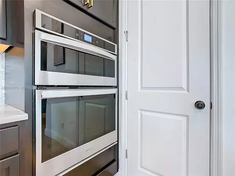 Kitchen - 1285 Hilltop Pl, Saint Cloud, FL 34772 photo 9 of 10