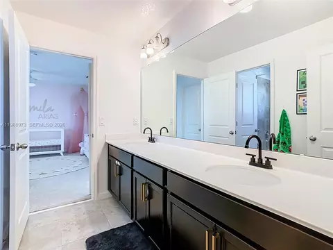 Bath - 1285 Hilltop Pl, Saint Cloud, FL 34772 photo 5 of 8