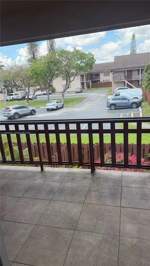 11207 SW 88th St #216-A, Miami, FL 33176