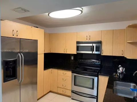 2750 NE 183rd St #1201, Aventura, FL 33160
