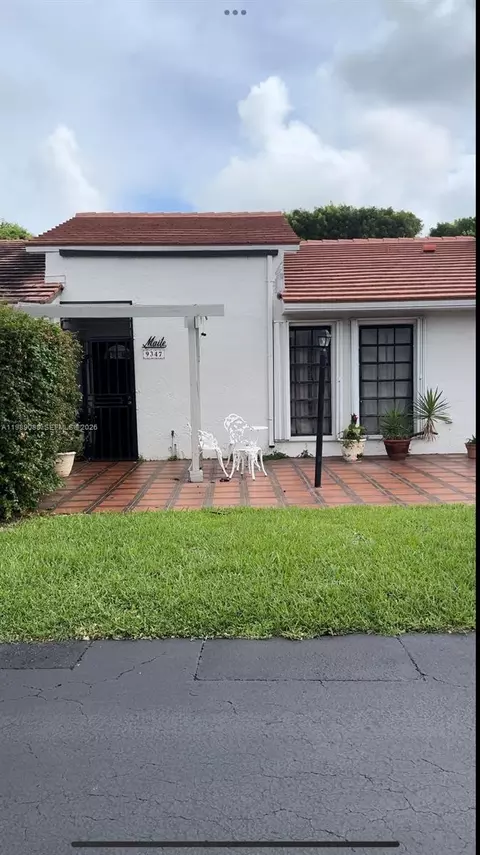 9347 SW 7th Ln, Miami, FL 33174