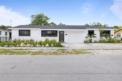 70 NE 186th Ter, Miami, FL 33179