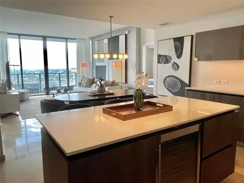88 SW 7th St #2404, Miami, FL 33131
