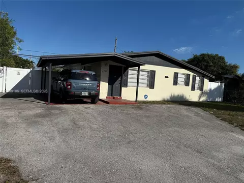 2220 NE 3rd Ave, Pompano Beach, FL 33060