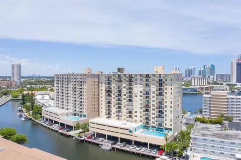 427 Golden Isles Dr #7E, Hallandale Beach, FL 33009