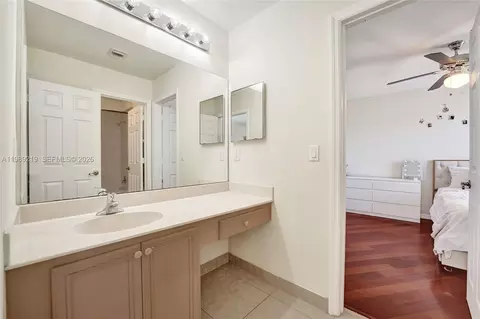 Bath - 3936 Cascade Ter, Weston, FL 33332 photo 7 of 10