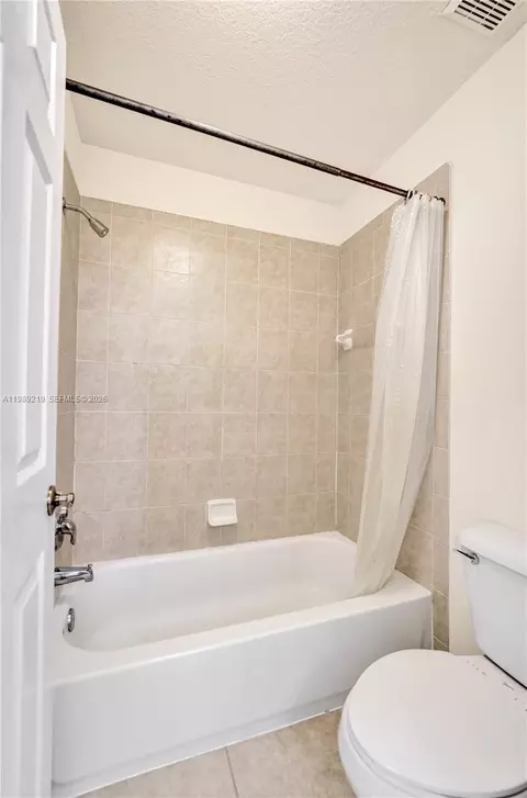 Bath - 3936 Cascade Ter, Weston, FL 33332 photo 8 of 10