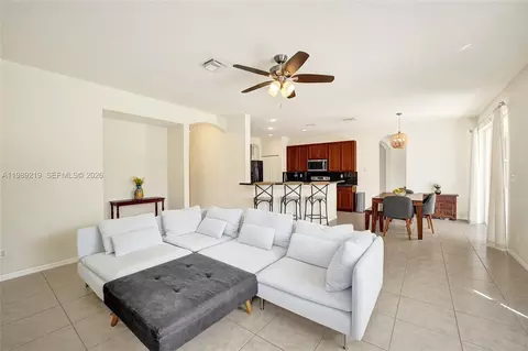 Living - 3936 Cascade Ter, Weston, FL 33332 photo 6 of 7