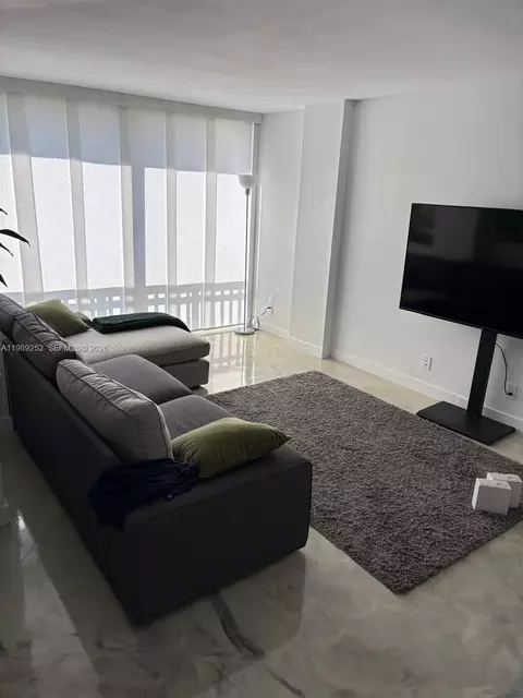 Undisclosed, Sunny Isles Beach, FL 33160