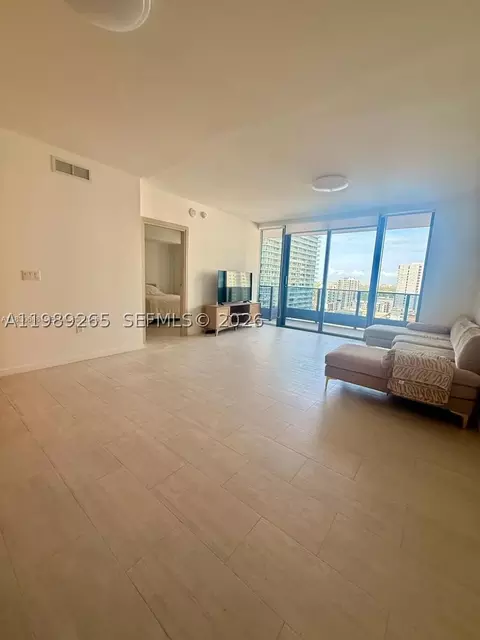 1000 Brickell Plz #2008, Miami, FL 33131