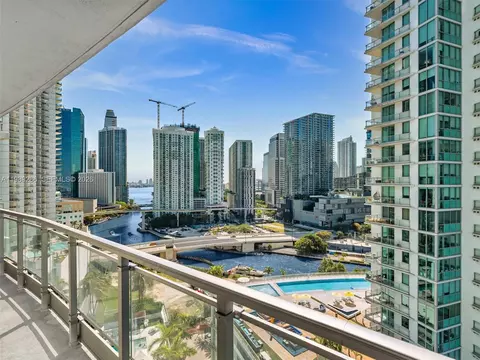 90 SW 3rd St #2013, Miami, FL 33130