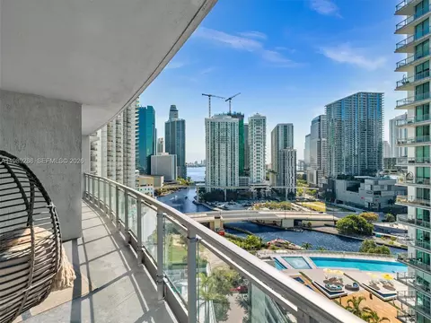 90 SW 3rd St #2013, Miami, FL 33130