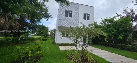 141 NW 11th St, Pompano Beach, FL 33060