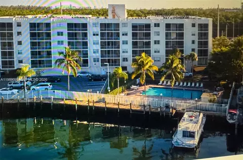 2821 N Miami Beach Blvd #2K, North Miami Beach, FL 33160