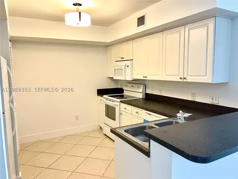 150 NW 96th Ave #9-207, Pembroke Pines, FL 33024