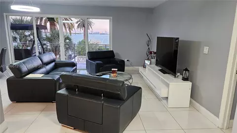 11111 Biscayne Blvd #3F, Miami, FL 33181