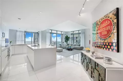 88 SW 7th St #4101, Miami, FL 33130