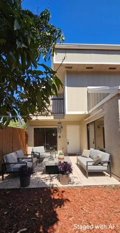 610 Commodore Dr, Plantation, FL 33325