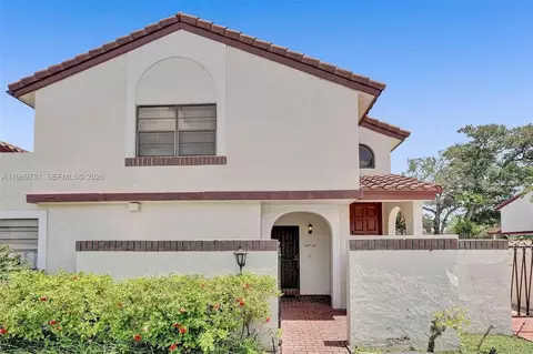 337 Ives Dairy Rd #12, Miami, FL 33179