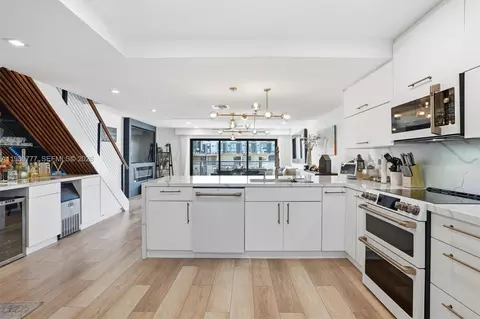 4000 NE 168th St #113B, North Miami Beach, FL 33160