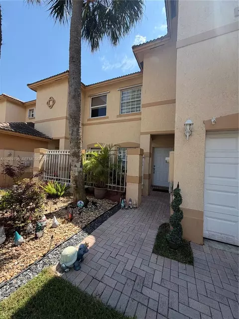 809 NW 170th Ter #26, Pembroke Pines, FL 33028