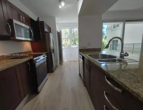 20000 E Country Club Dr #201, Aventura, FL 33180