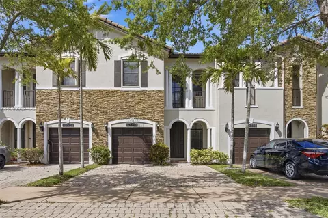 10319 NW 30th Ter, Doral, FL 33172