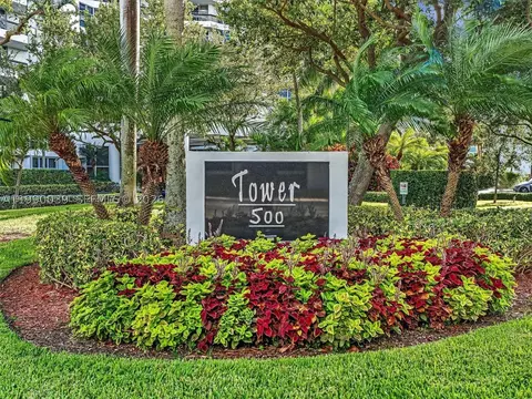 3530 Mystic Pointe Dr #114, Aventura, FL 33180