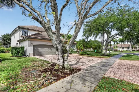 4953 Kensington Cir, Coral Springs, FL 33076