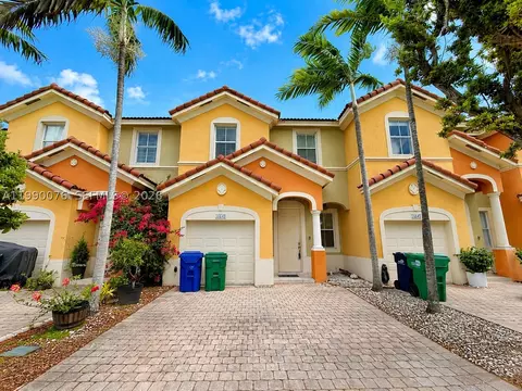 16649 SW 80th Ter, Miami, FL 33193