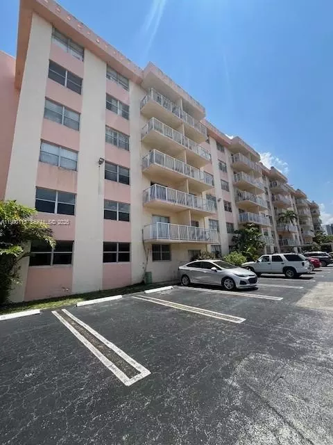 Undisclosed, North Miami Beach, FL 33160