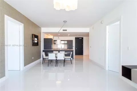 200 Biscayne Blvd Way #4512, Miami, FL 33131