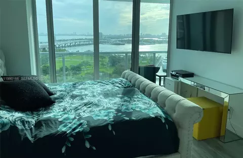 888 Biscayne Blvd #1810, Miami, FL 33132